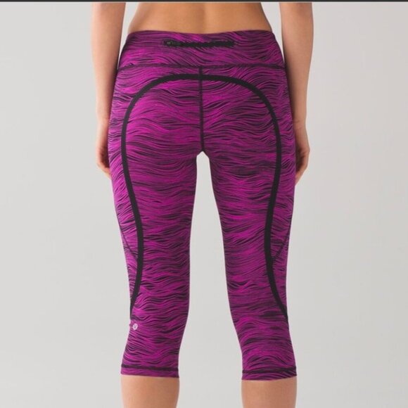 Lululemon On Track Crop (19") US 4 Life Lines Polar Pink Black / Black - Picture 3 of 12